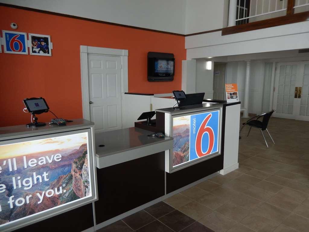 Motel 6 Portland Wnętrze zdjęcie